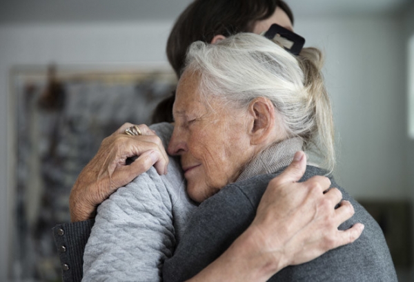 96-летняя пенсионерка стала самой пожилой матерью в мире