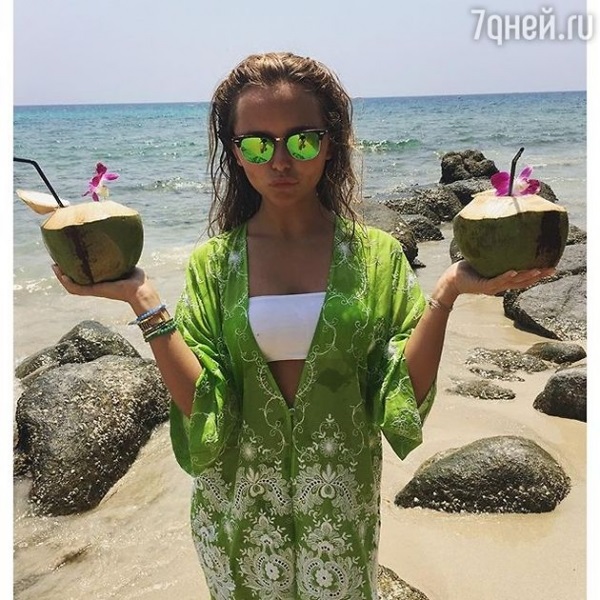 Стеша Маликова проводит каникулы в Таиланде