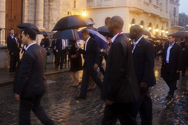 Историческое событие: Барак Обама прилетел на Кубу