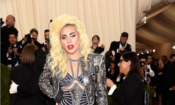 Леди Гага стала одной из самых высоких на церемонии вручения модной премии