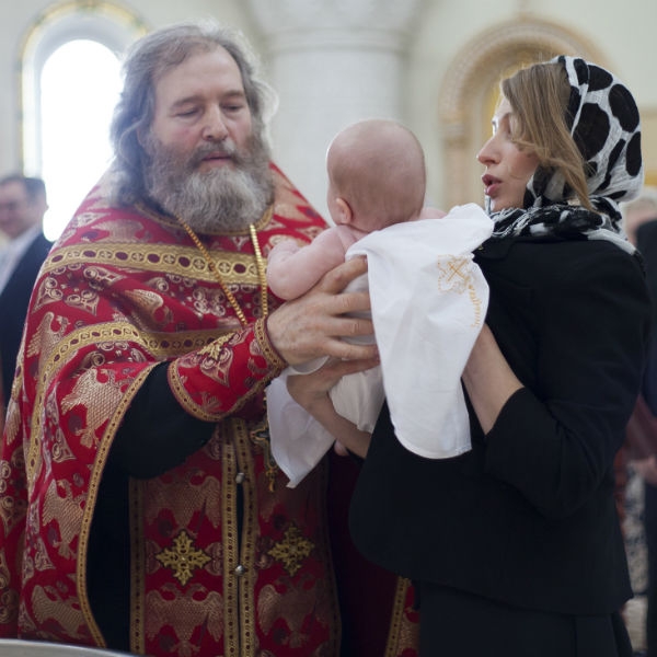 Дочь Проскуряковой и Николаева получила на крестины подвески от Пугачевой