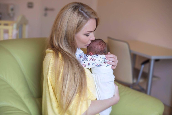 Дарья Пынзарь впервые показала новорожденного малыша