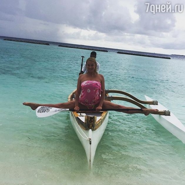 Анастасия Волочкова шокировала мальдивцев своей растяжкой 