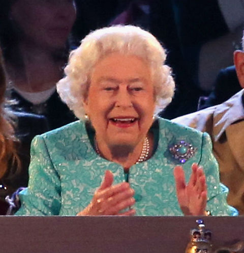 Королева Елизавета II повеселилась на праздновании 90-летия
