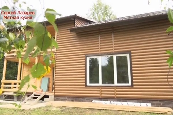 Сергей Лазарев удивил маму стильным ремонтом на даче
