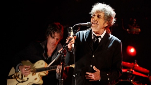 Боб Дилан отреагировал на получение Нобелевской премии