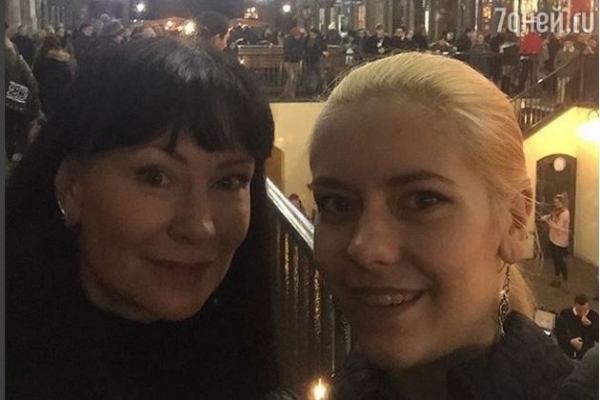 ВИДЕО: Нонна Гришаева повидалась с дочерью на гастролях