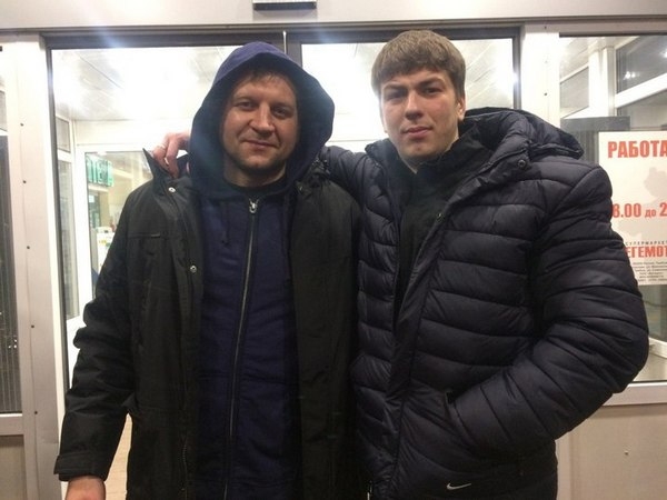 Освобожденный Александр Емельяненко отдыхает у друзей