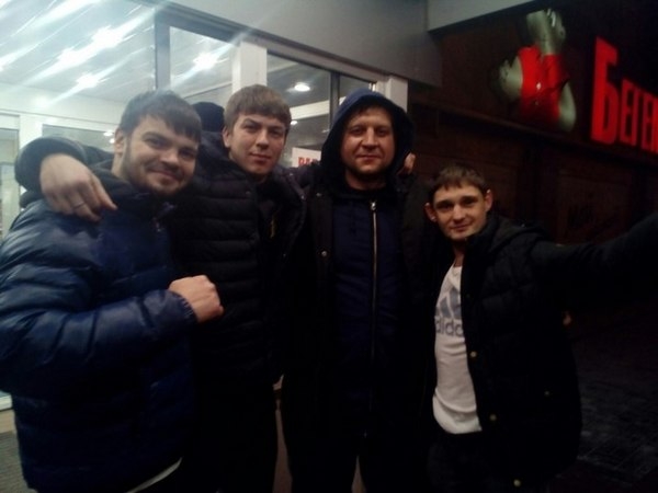 Освобожденный Александр Емельяненко отдыхает у друзей