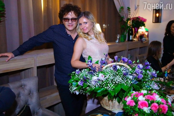 ВИДЕО: Роман и Елена Жуковы отметили шелковую свадьбу