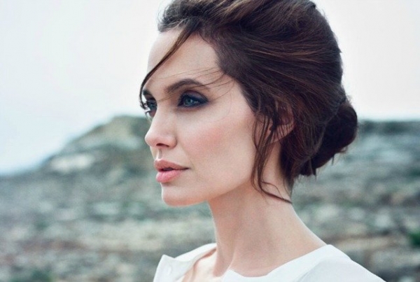 Анджелина Джоли поразалила сеть фантастическим внешним видом