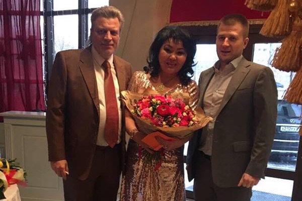 Нумеролог Клара Кузденбаева закатила шумную вечеринку для близких