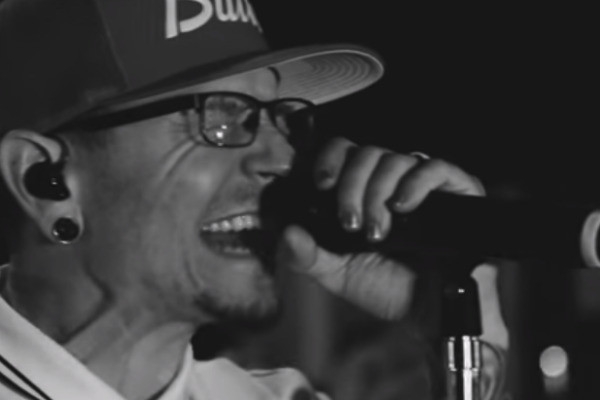 Последний клип Linkin Park с Честером Беннингтоном взорвал Сеть