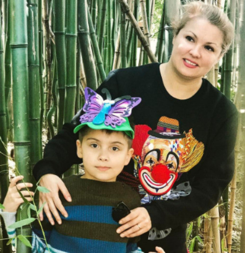 Анна Нетребко выбирает работу для сына