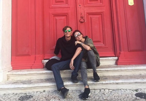 Ляйсан Утяшеву и Павла Волю развернули на входе на музыкальный фестиваль в Лиссабоне