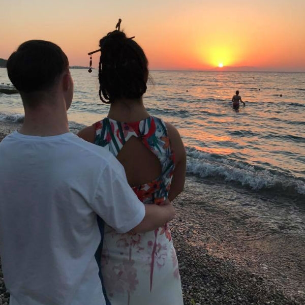 Дочь Ирины Хакамады устроила романтические каникулы с бойфрендом