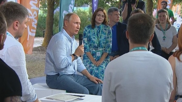 Владимир Путин пообещал сняться в рекламе одежды
