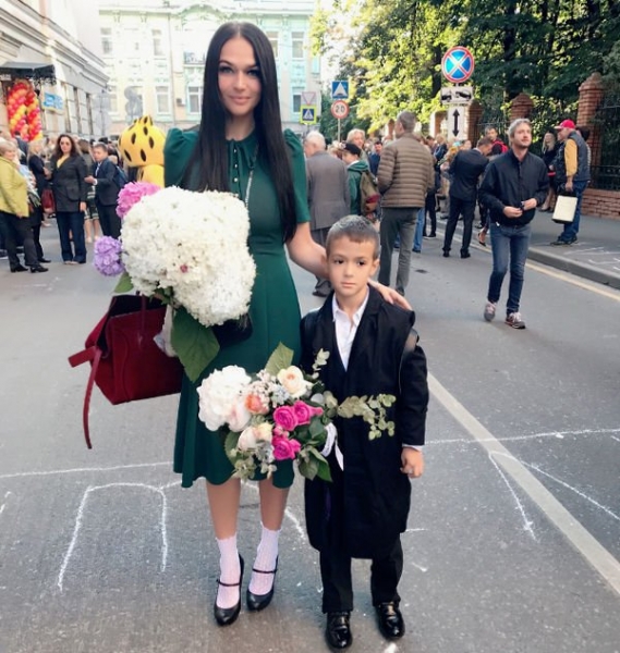 Алена Водонаева призналась в ненависти к школе