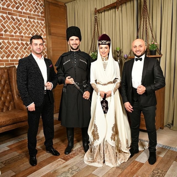 Сати Казанова показала новые фото со свадьбы