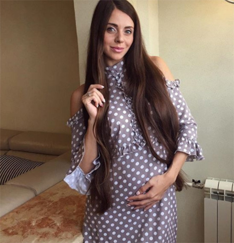 Беременная Ольга Рапунцель настойчиво требует у мужа развода