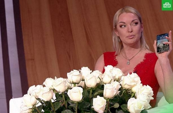 Анастасия Волочкова пообещала опубликовать секс-видео, где облизывают её "цветок"