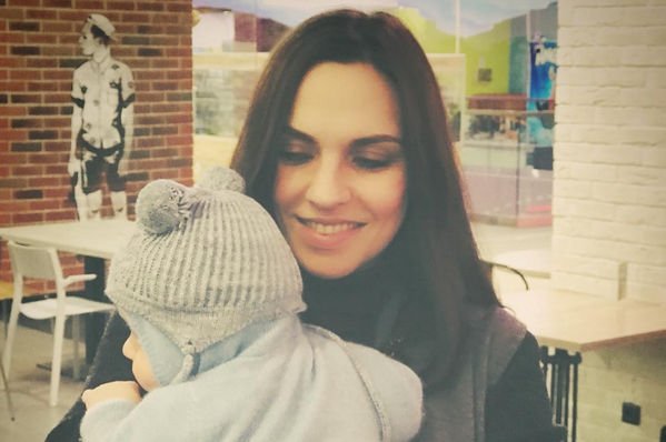 Надя Ручка растрогала милой фотографией мужа с новорожденным сыном