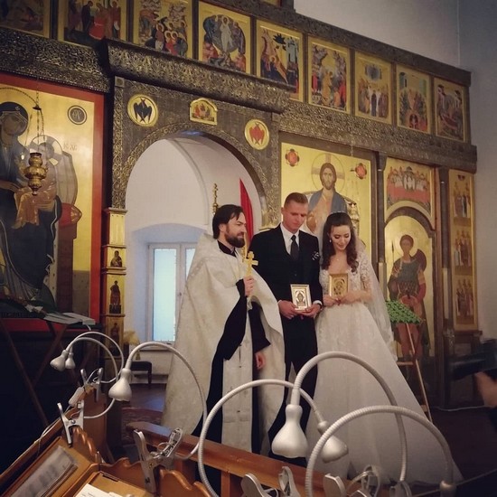 Дмитрий Тарасов обвенчался с избранницей