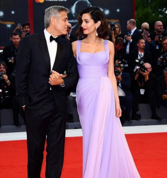 Амаль Клуни рассказала о том, как же справлялась с двумя маленькими детьми