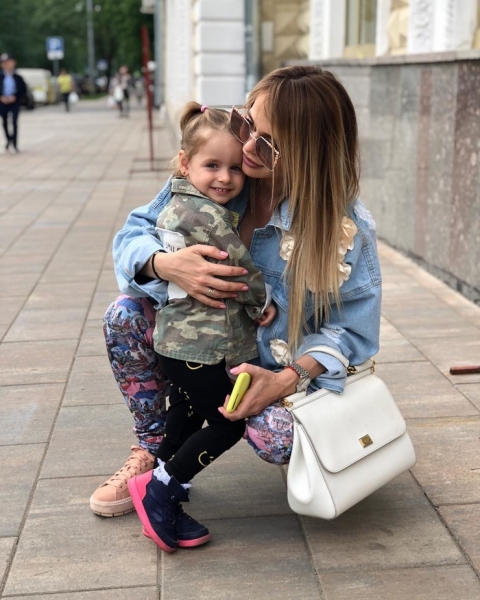 Беременная Анна Хилькевич корит себя за ошибки в воспитании дочери