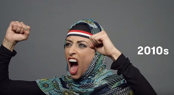 Как менялся образ женщин Египта за последние 100 лет: тенденции моды в двух минутах