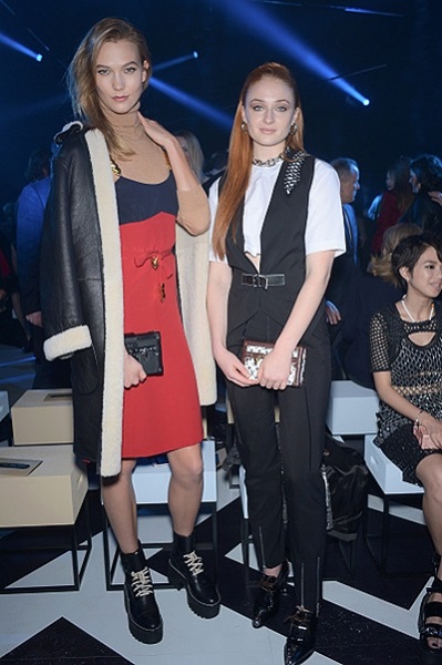 Неделя моды в Париже: Селена Гомес, Наталья Водянова и другие на показе Louis Vuitton