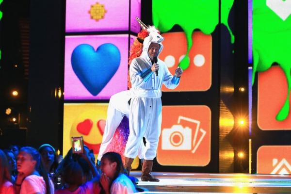 Kids' Choice Awards: Шелтон-единорог и Воробьев с подругой