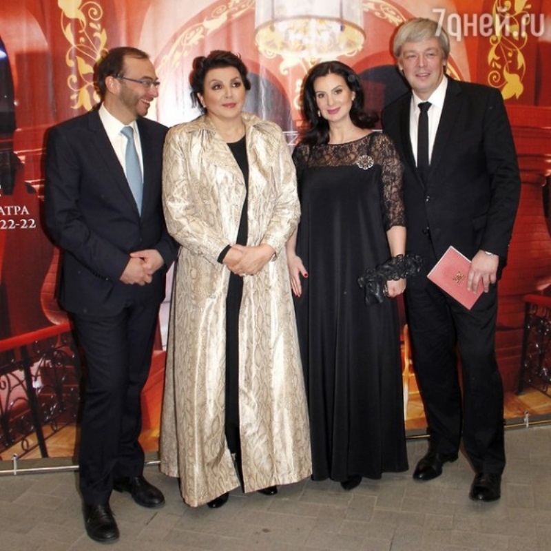 Заворотнюк и Смехова поздравили оперную звезду Марию Гулегину