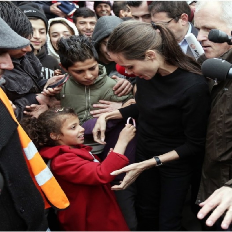 Врачи подозревают у Анджелины Джоли онкологическое заболевание