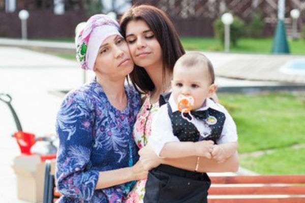 Алиана Гобозова переживает за здоровье мамы