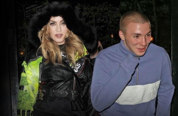 Мадонна оставляет сына в Лондоне