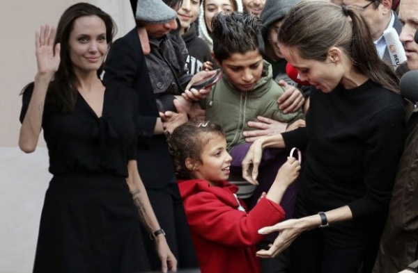 Кожа да кости: новые снимки Анджелины Джоли шокировали общественность
