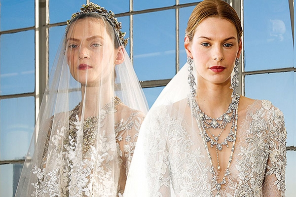 Лучшее с Недели свадебной моды в Нью-Йорке: традиционная фата, открытые плечи и черный цвет
