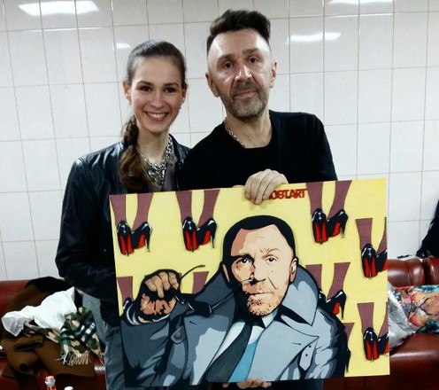 Пермячка подарила Шнурову его портрет из фанеры