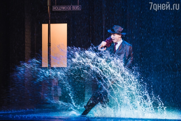 10 интересных цифр мюзикла «Поющие под дождем»