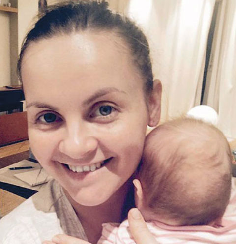 Юлия Проскурякова перестала скрывать лицо дочери