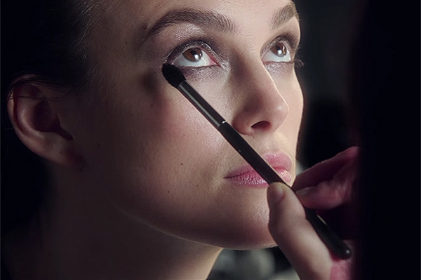 Кира Найтли в проекте Chanel Beauty Talks: "Макияж не должен скрывать твою личность"