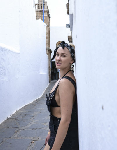 Ксана Сергиенко устроила каникулы в Греции