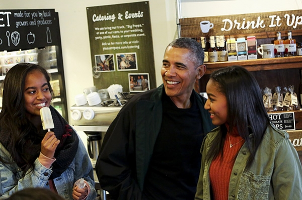 Малия Обама будет год на каникулах: дочь президента США пойдет в Гарвард только в 2017 году