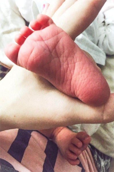 Гай Германика поделилась первым фото новорожденной дочки
