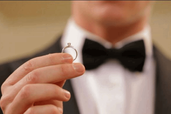 Алексей Воробьев подарит незнакомке кольцо из финала «Холостяка»