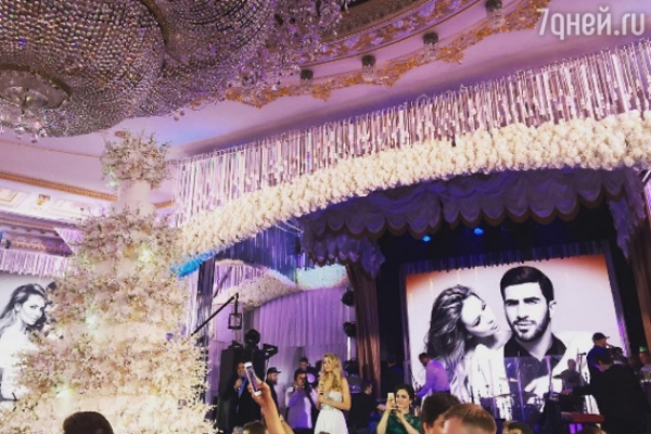 Алла Пугачева, Лепс и Maroon5 спелись на свадьбе миллиардера