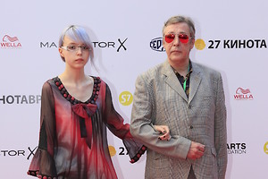 Модный поединок Елены Подкаминской и Ренаты Литвиновой на звездной дорожке «Кинотавра»