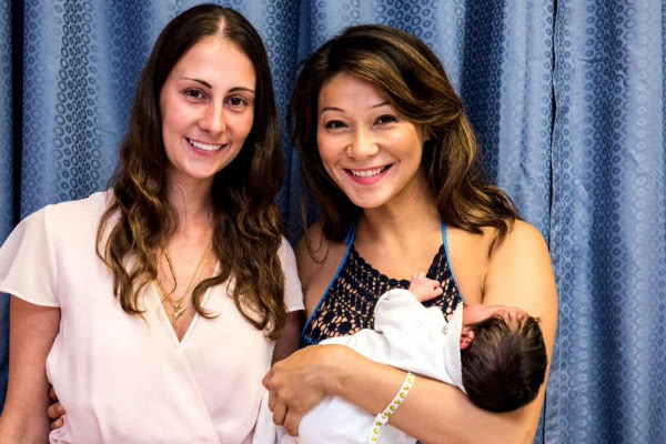Марина Ким познакомила поклонников с новорожденным малышом