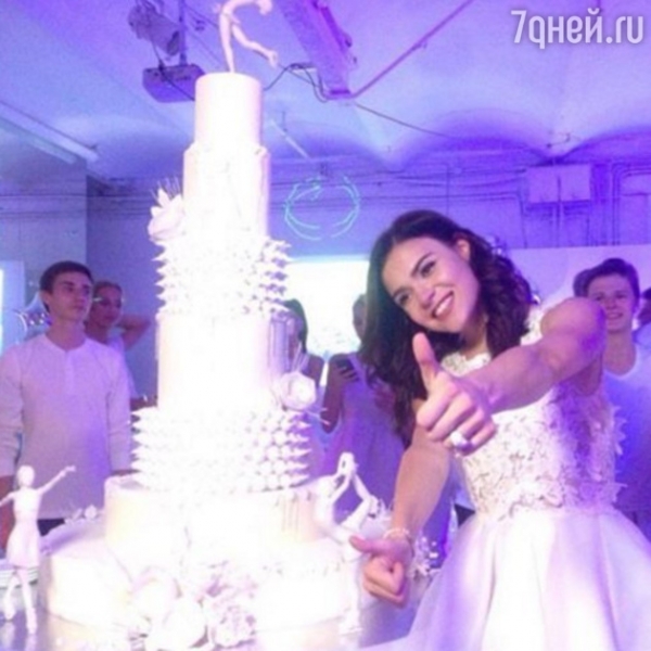 Аделина Сотникова разыграла гостей на праздновании юбилея
